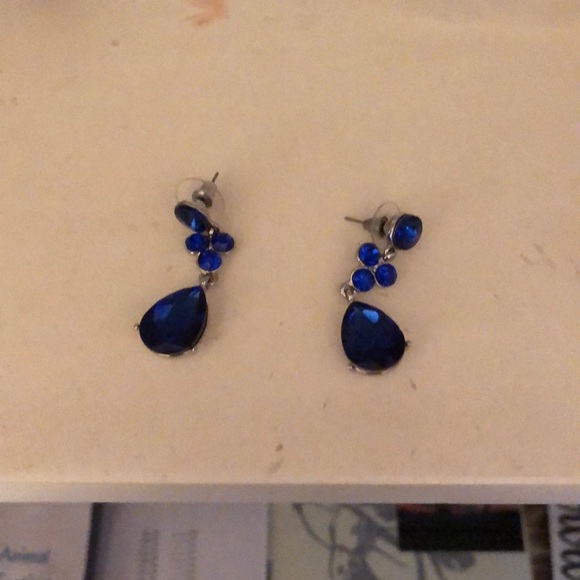 Earrings - Picture 1 of 1